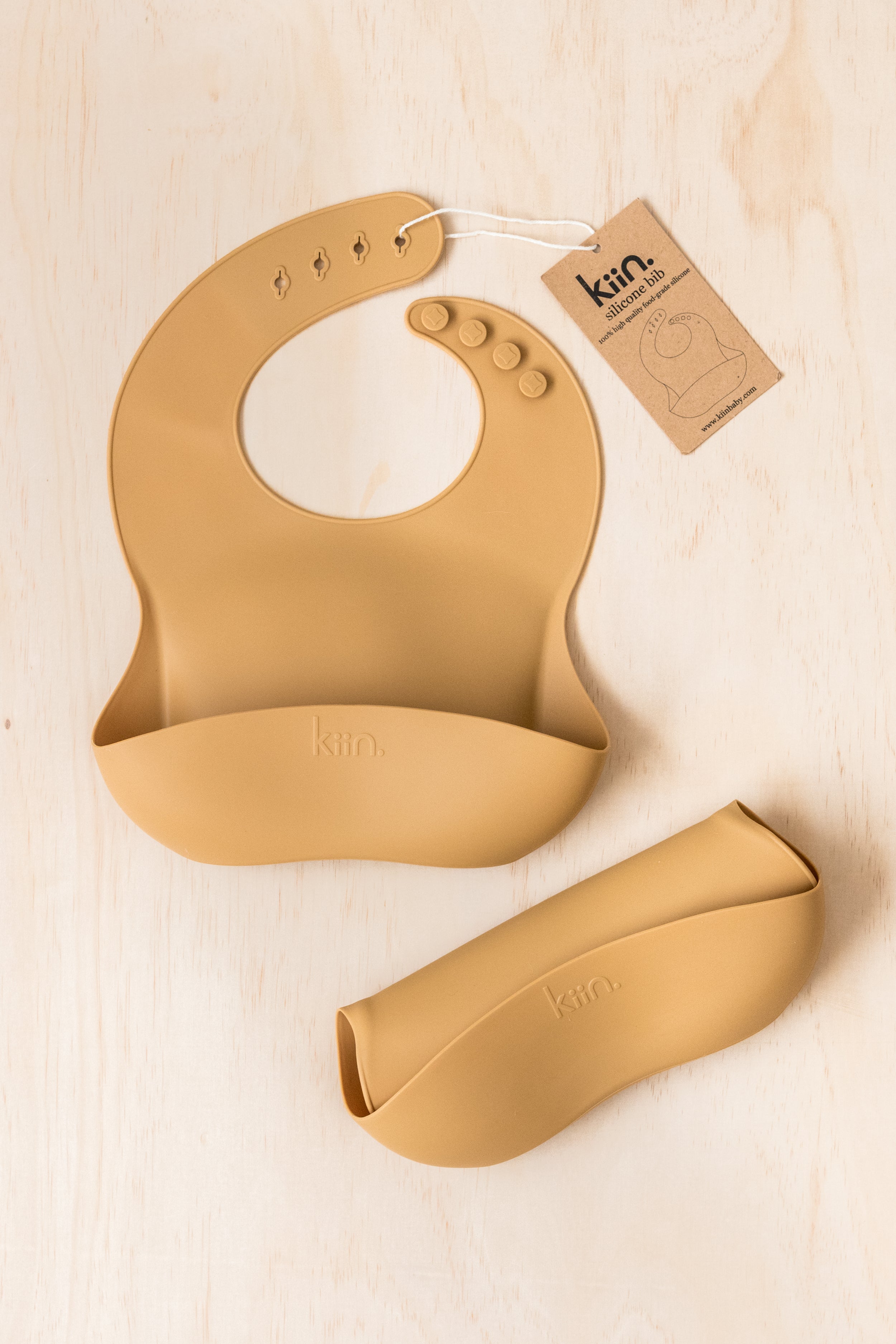 Kiin Silicone Bib