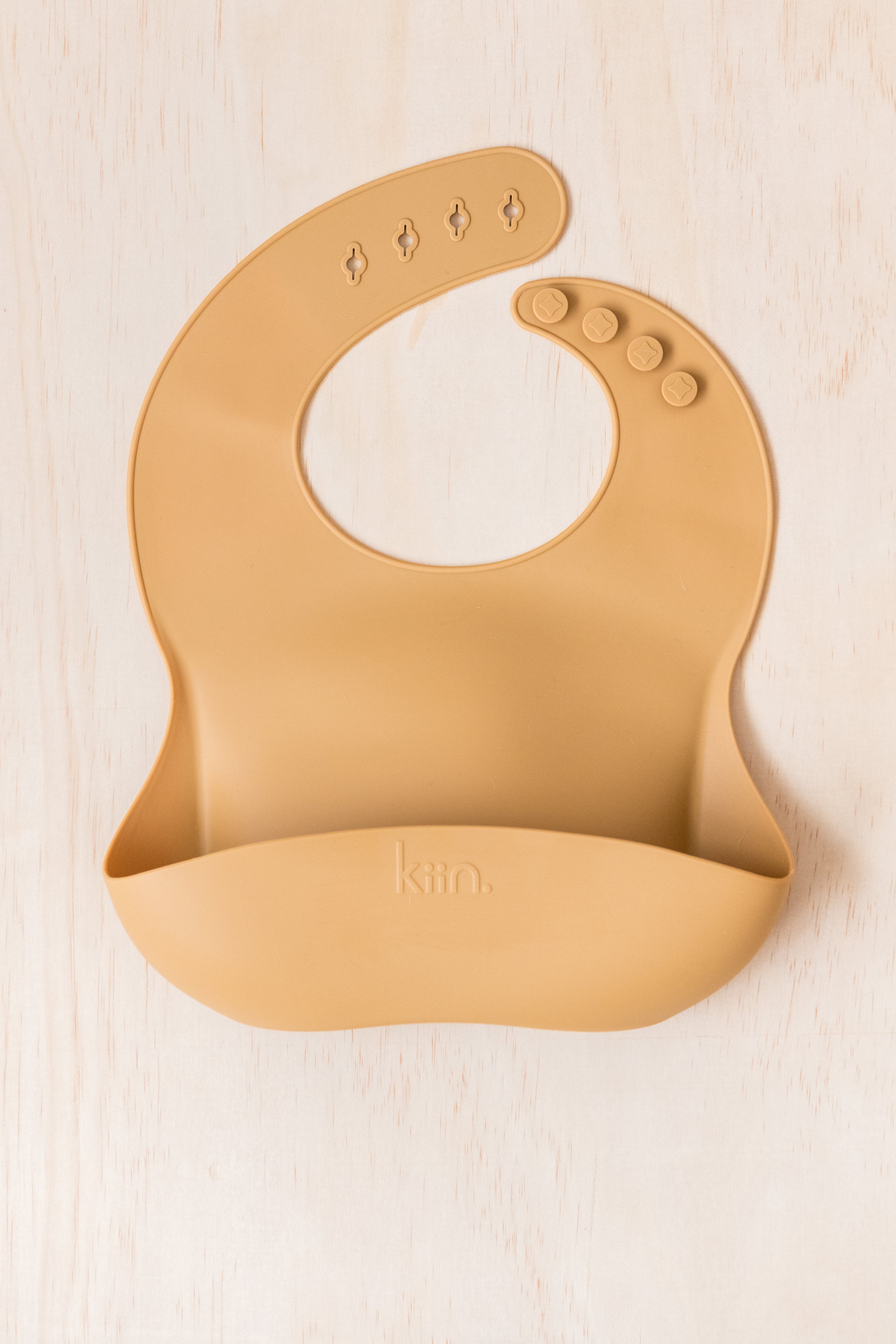 Kiin Silicone Bib