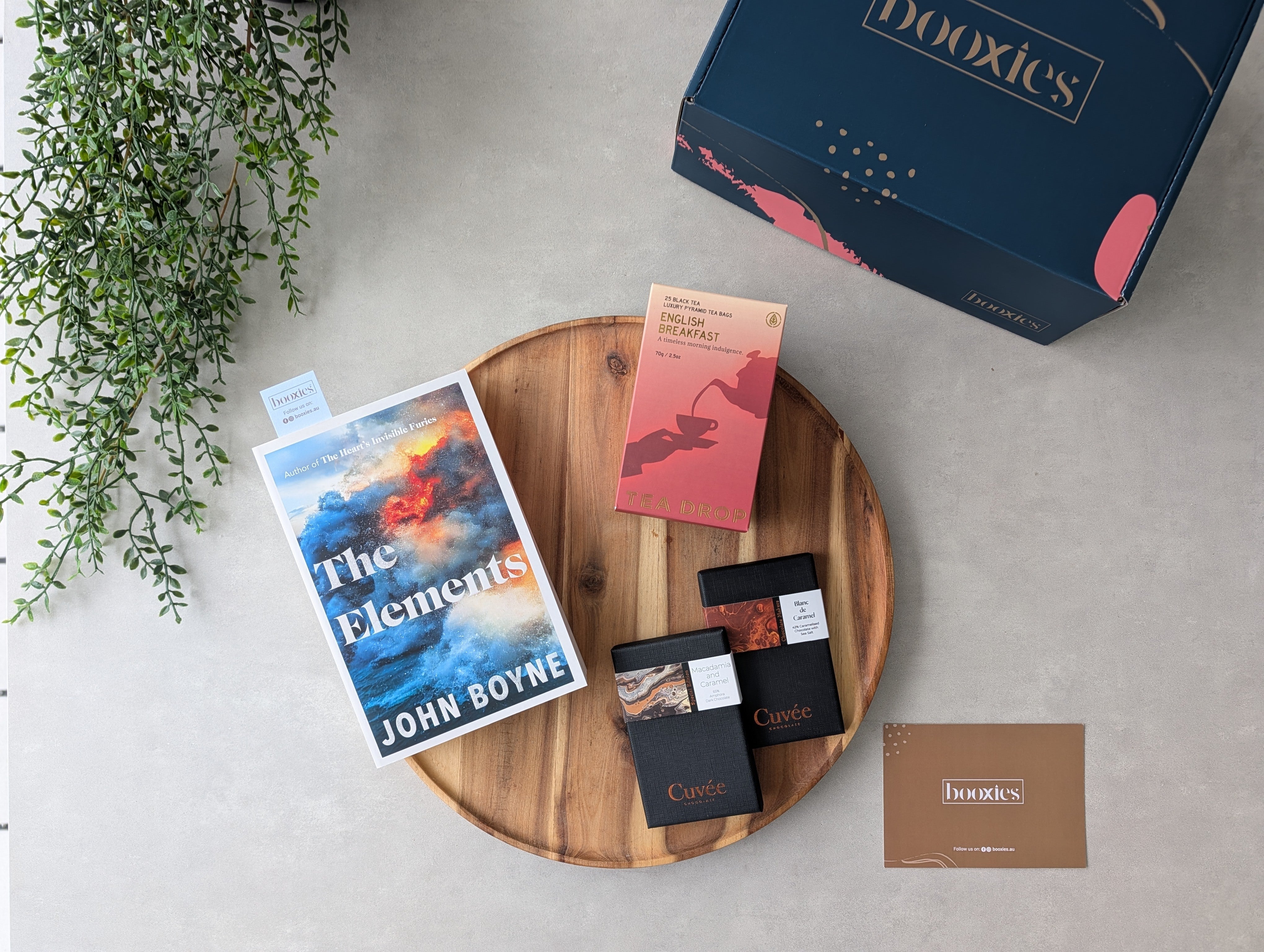 The Reading Ritual booxies gift box flatlay