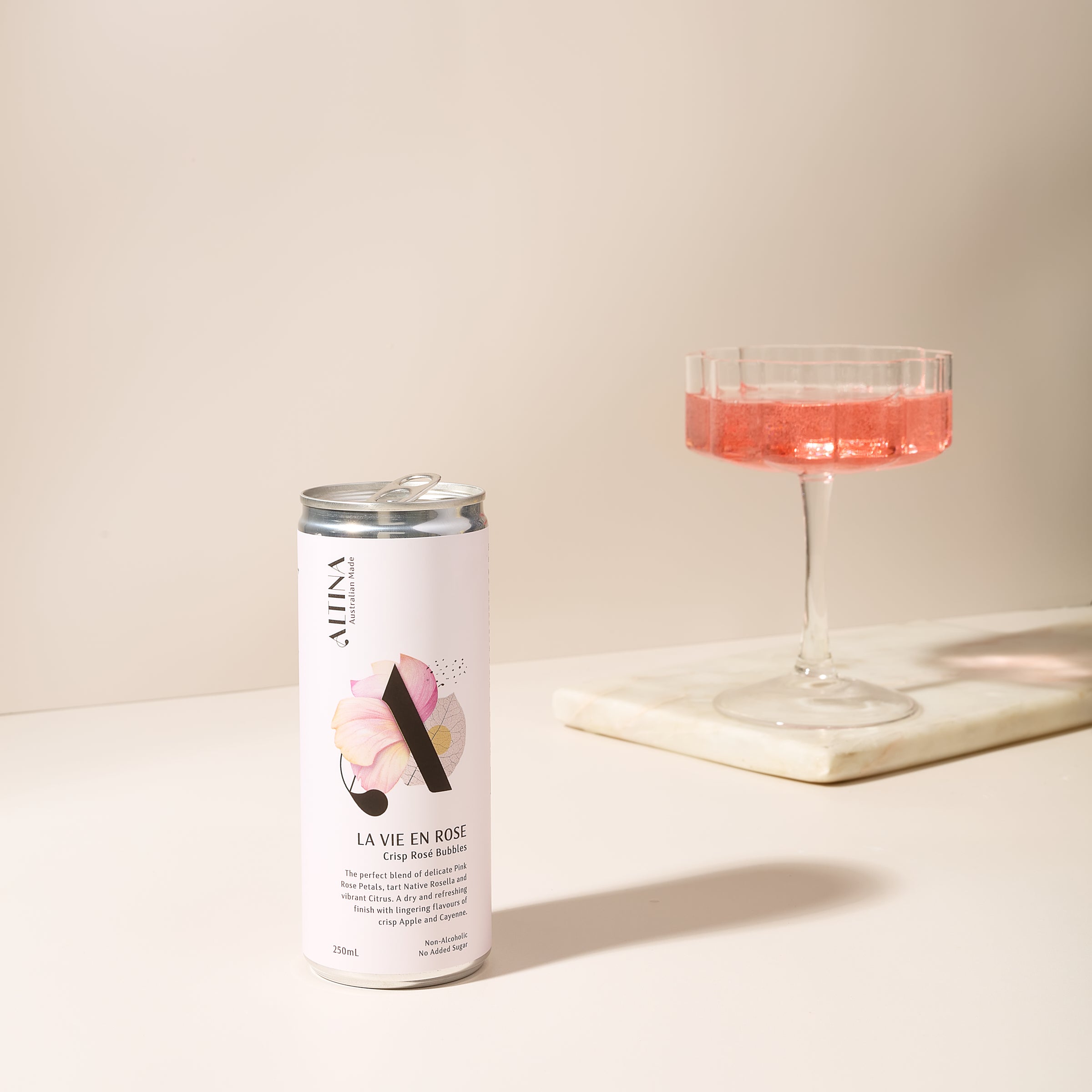 Altina rose wine can