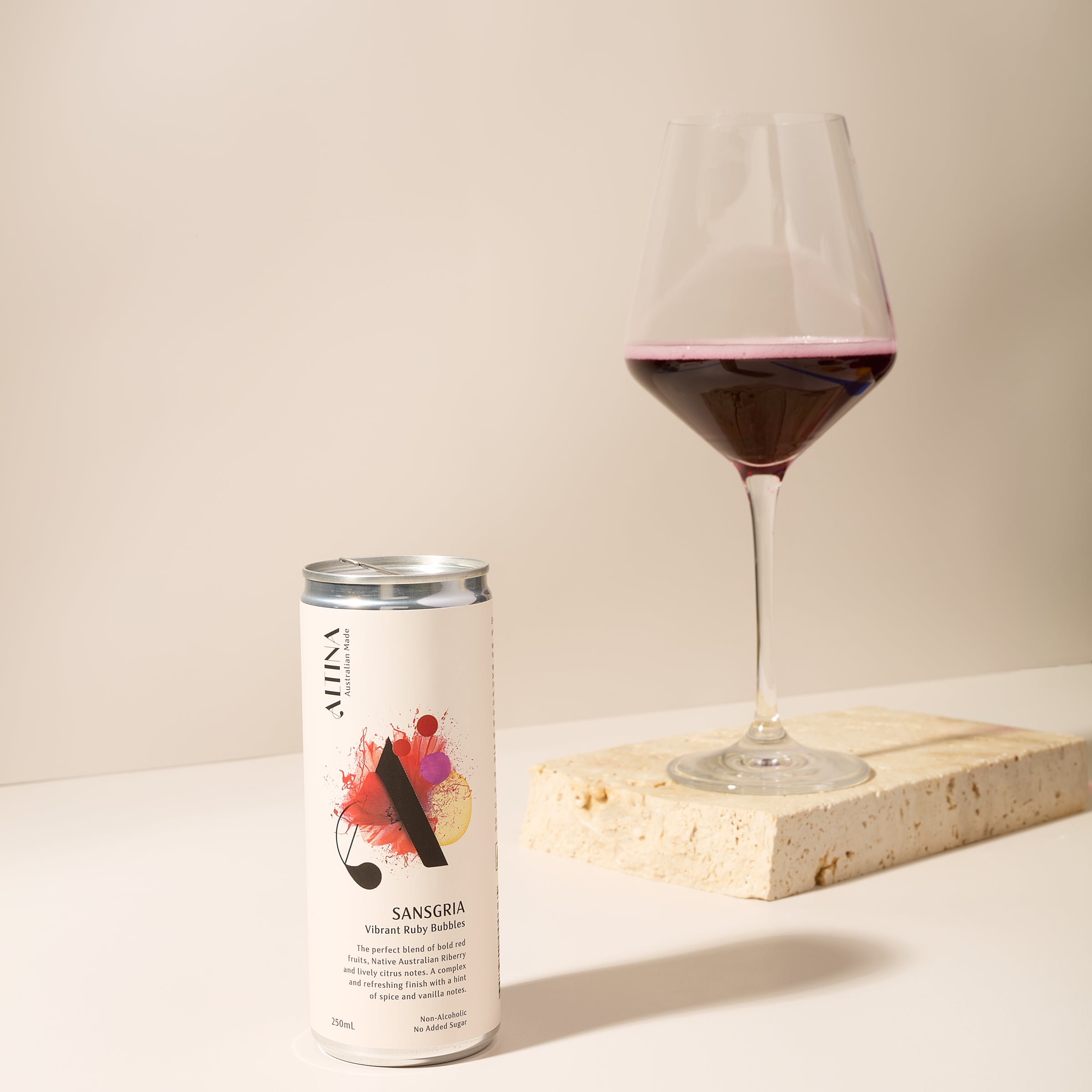 Altina Red wine can